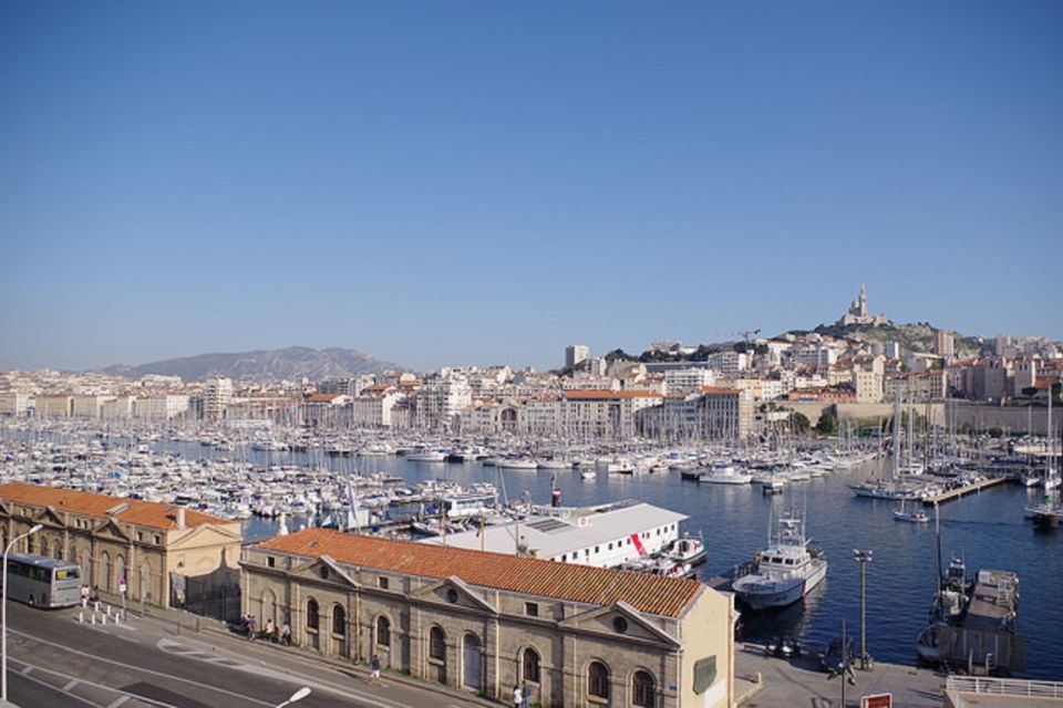 Marseille: Day Boat Ride in the Calanques With Wine Tasting - Explore the Frioul Islands