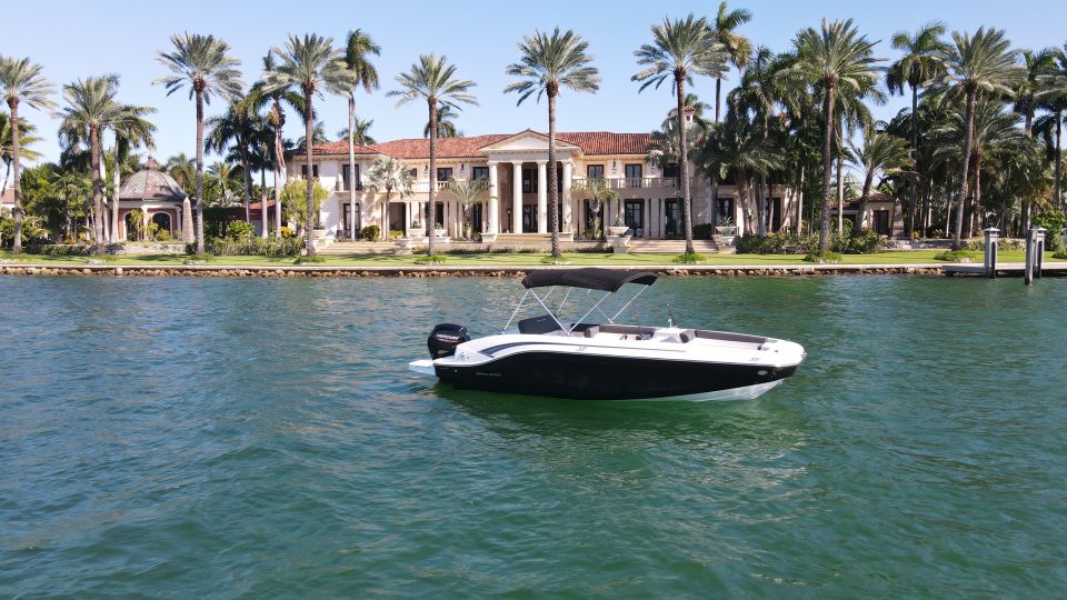 Miami Beach: Private Boat Tour With Captain and Champagne - Boat Features and Amenities