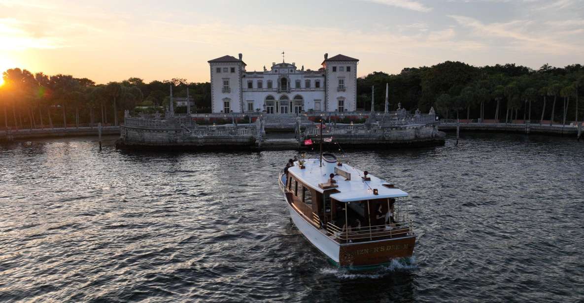 Miami: Vizcaya Sunset Cruise - Onboard Amenities