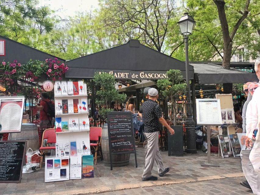 Montmartre: Guided Tour for Kids and Families - Vibrant Place Du Tertre