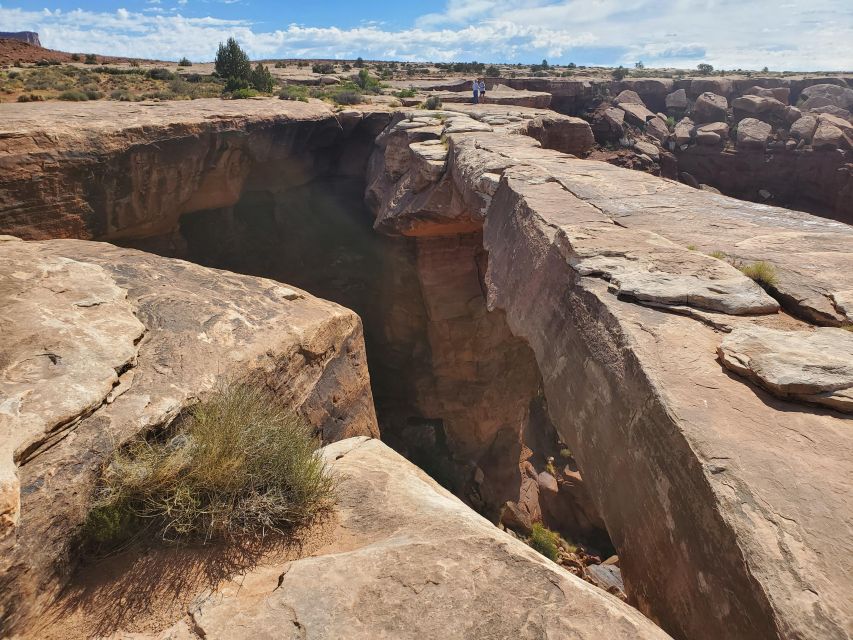 Morning Canyonlands Island in the Sky 4x4 Tour - Jeep Rubicons Exploration