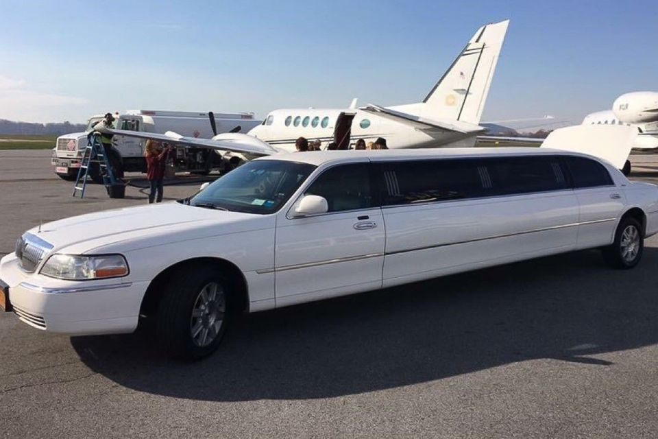 New York City: La Guardia Airport Private Limousine Transfer - Limousine Specifications and Capacity