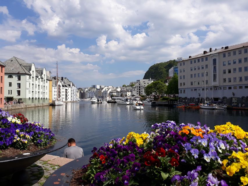 Norwegian Coastal Cities: Smartphone Audio Guide App - Included Features