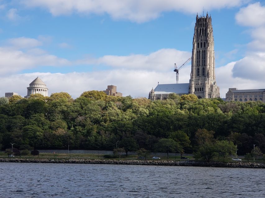 NYC: Hudson River Fall Foliage Yacht Tour - Experience Highlights