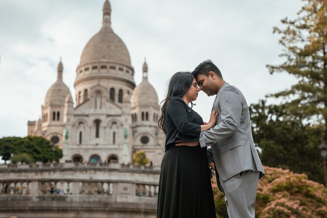 One-Hour Private Photo Shoot in Paris - Proposal Decoration Options