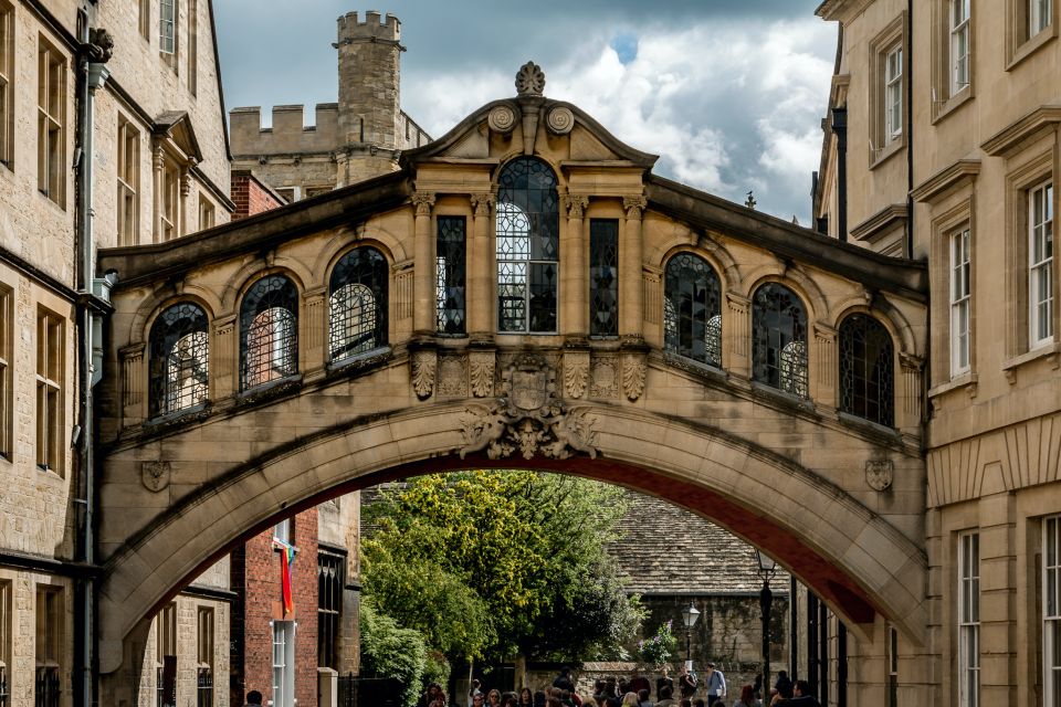 Oxford: Town & Gown Walking Tour - Strolling Through Cobblestone Streets