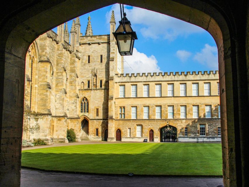 Oxford's Architectural Gems: A Historic Walk - Radcliffe Camera Sightseeing