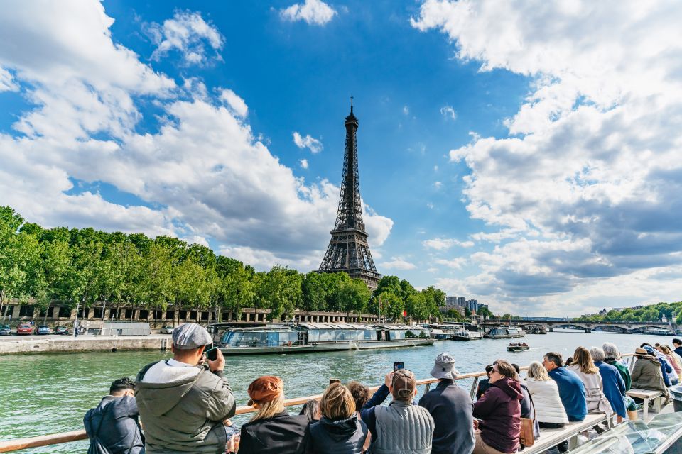 Paris: 1-Hour River Seine Cruise With Audio Commentary - Availability and Schedule