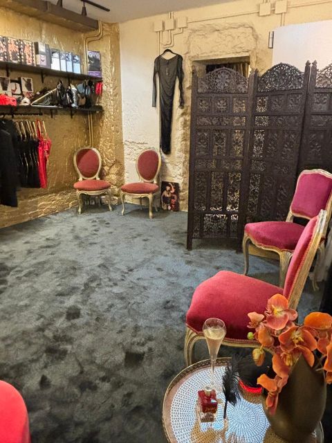 Paris: Private Lingerie Fitting Activity for Couples - Fittings, Advice, and Discovery