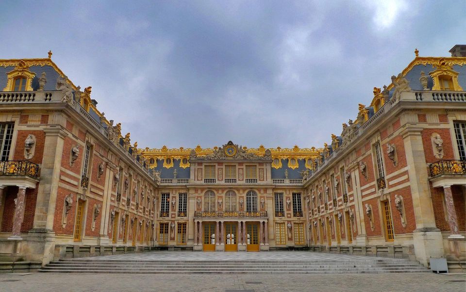 Paris: Private Van Transfer to Versailles - Vehicle Details