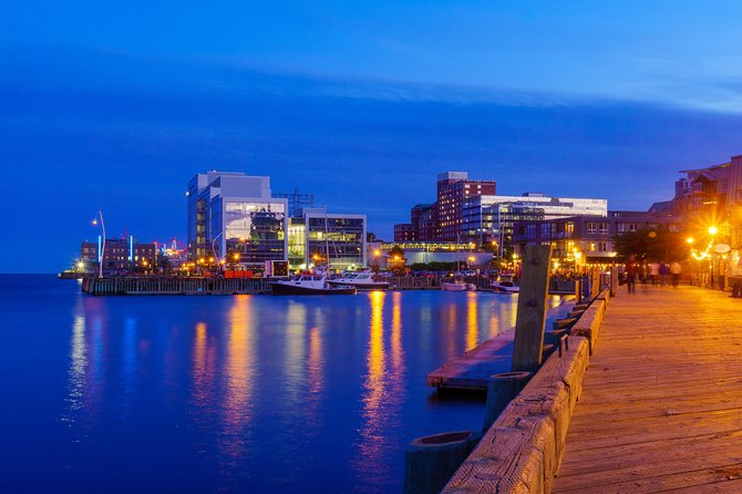 Peggys Cove Sunset + Halifax Dinner Small Group Night Tour - Dinner Experience