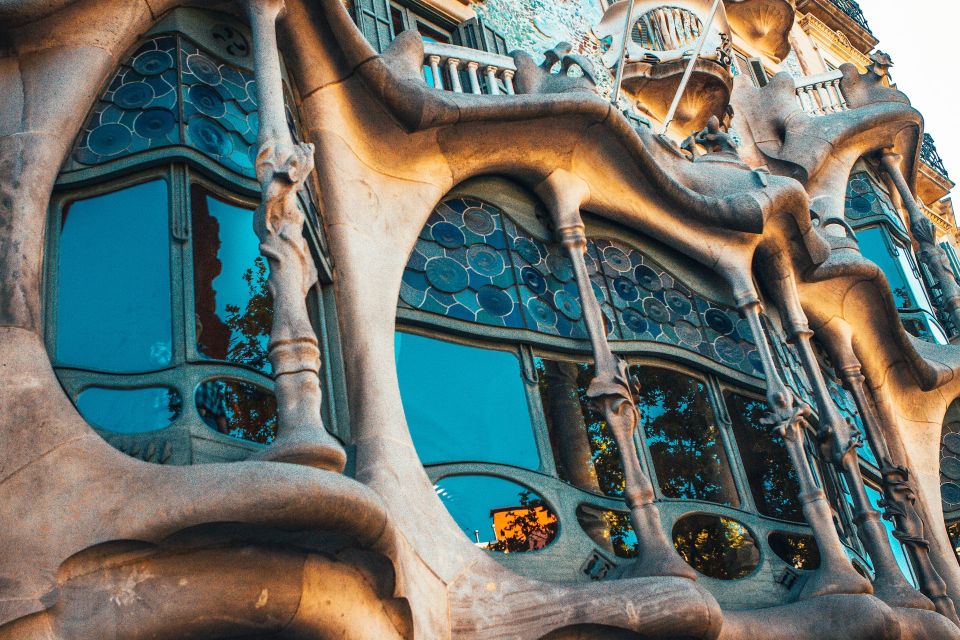 Photo Tour: Barcelona Catalan Modernist Tour - Duration and Tour Type