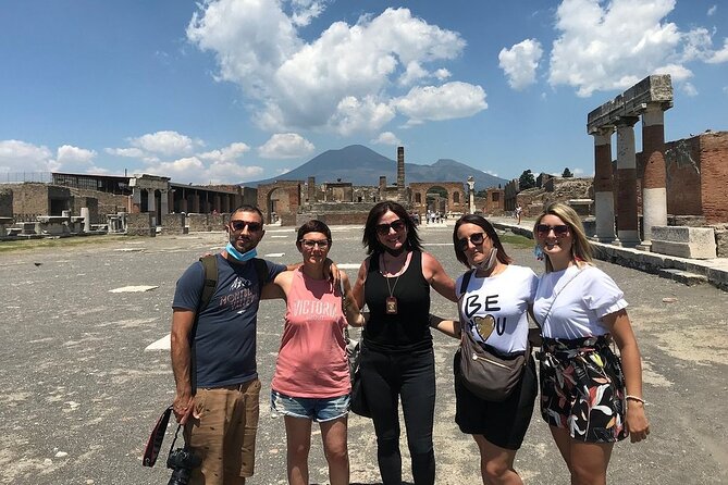 Pompeii Guided Walking Tour With Included Entrance at Pompeii Ruins - Guided Walking Tour Details