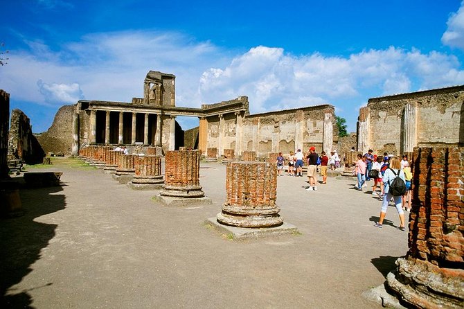 Pompeii & Herculaneum Day Trip From Naples With Lunch - Visiting Pompeii Ruins