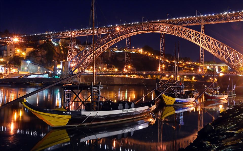 Porto: Fado Dinner Show and Night Tour | All Included - Guided Tour of Porto