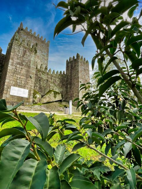 Porto: Hidden Charms, Guimarães & Braga Day Tour - Guimarães Palace and Castle Exploration