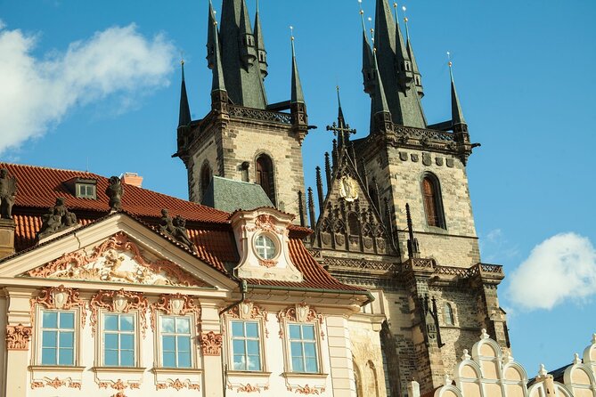 Prague Walking Tour in English: Old Town and Prague Castle - Exploring the Old Town Square