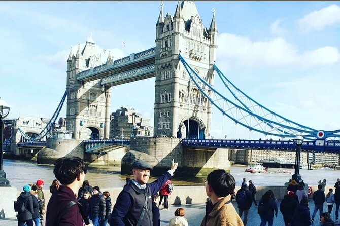 Private Black Cab Tour of Londons Iconic Landmarks - Meeting and Pickup