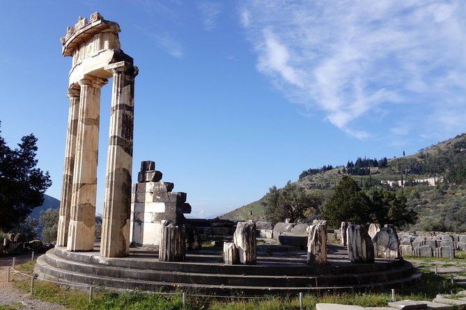 Private Delphi and Hosios Loukas Monastery - Great Lunch and Drinks Included - Exploring the Delphi Archaeological Site