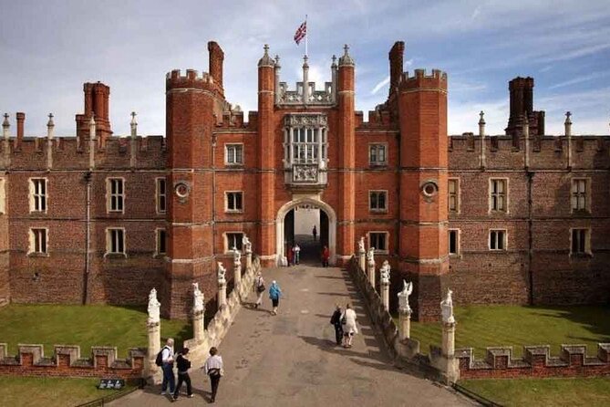 Private Guided Tour of Hampton Court Palace - Tour Highlights