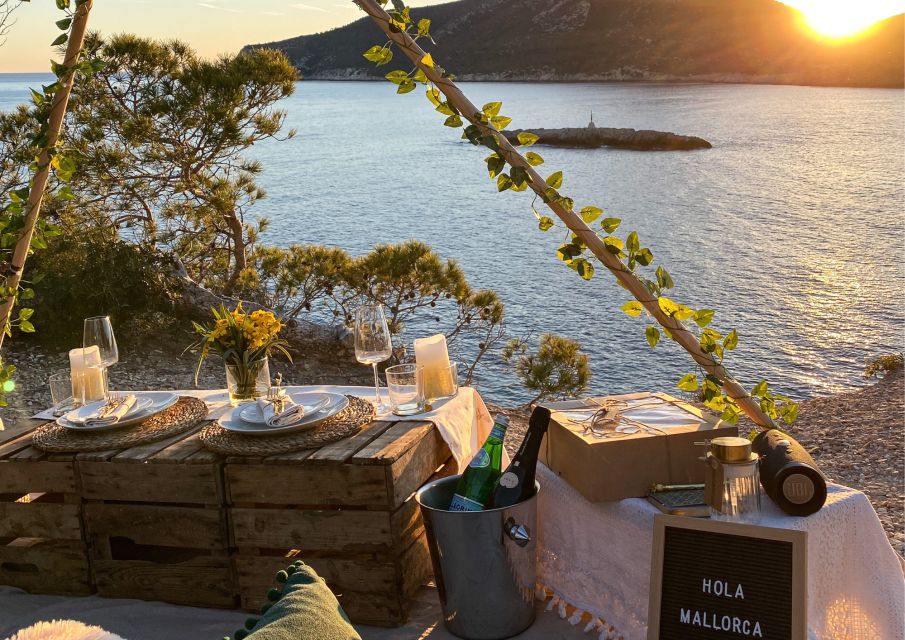 Private Picnic Experience in Mallorca - Catered Gourmet Offerings