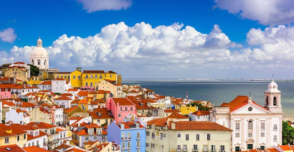 Private Tour All Lisbon Highlights 3h - Commerce Square and Alfama