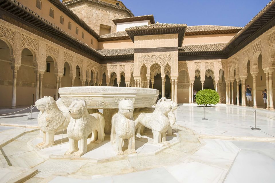 Private Tour in All Complete Complex of Alhambra With Ticket - Exploring the Alcazaba Fortress