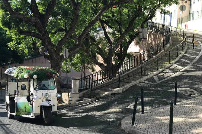 Private Tuk Tuk Tour in Old City Lisbon (Standard-1h30) - Highlights of Old City Lisbon