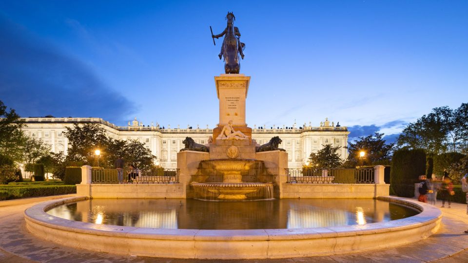 Private Visit to the Royal Palace and Walking Tour of Madrid - Exclusive Royal Palace Visit