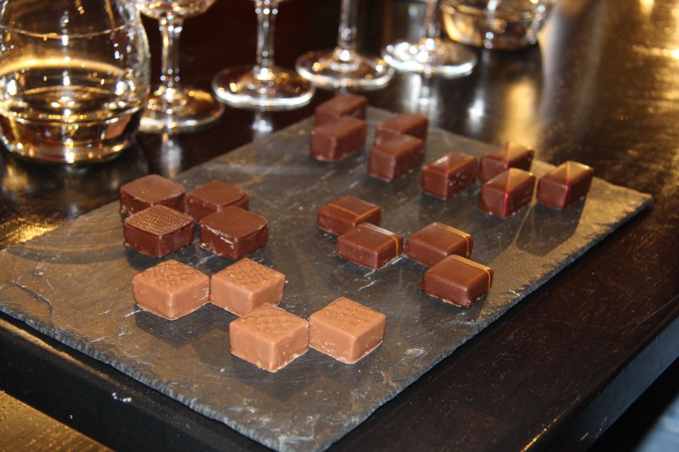 Private Wine and Chocolate Tasting Experience - Tasting Combinations Offered