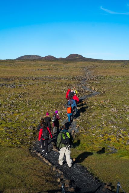 Reykjavik: Thrihnukagigur Volcano Guided Hiking Day Trip - Descending Into the Volcanos Crater