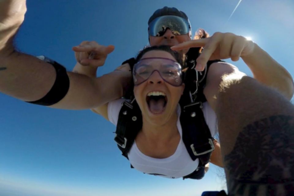 Rothenburg Ob Der Tauber: Tandem Skydiving Experience - Inclusions in the Package