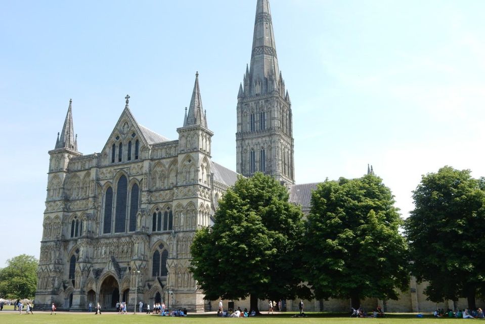 Salisbury: Quirky Self-Guided Smartphone Heritage Walks - Highlights of the Exploration