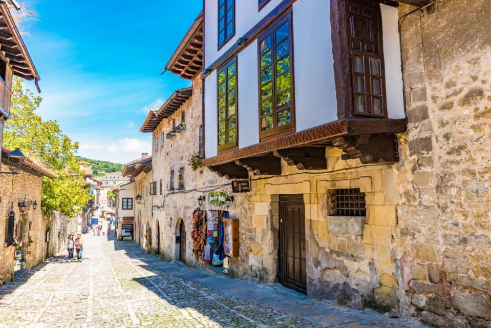 Santillana Del Mars Architectural Jewels: a Timeless Journey - Ayuntamiento De Santillana Del Mar