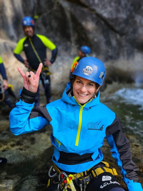 Seattle: Waterfall Canyoning Adventure + Photo Package! - Experience Highlights