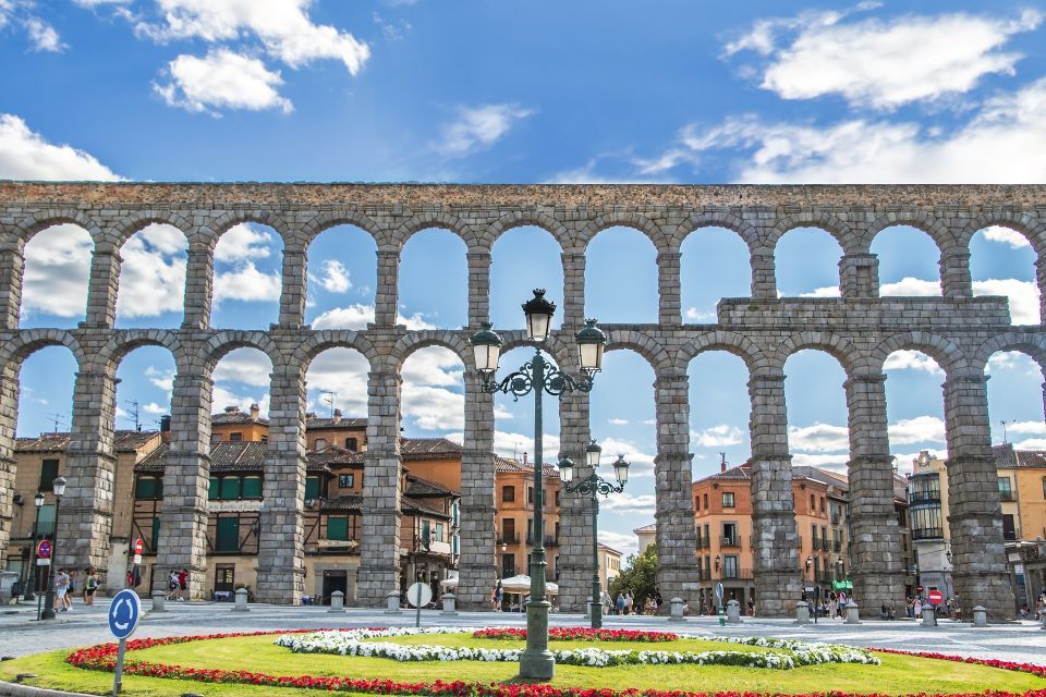 Segovia - Old Town Tour Including Castle Visit - Cathedral of Segovia