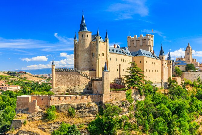 Segovia Tour With Guided Walking Tour Included - Meeting and Pickup Logistics