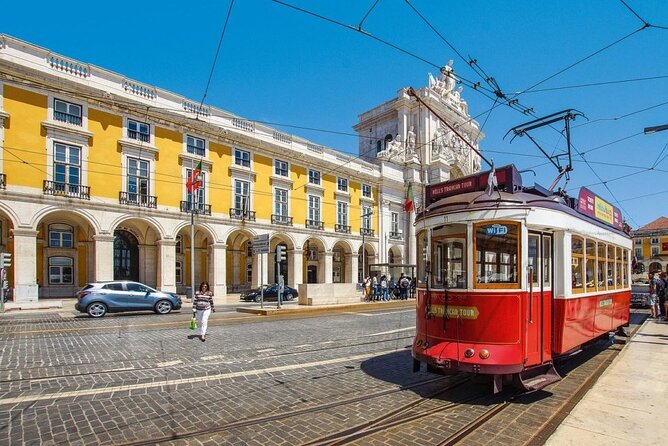 Shared Arrival Transfer: From Lisbon Airport to Hotels - Pickup Location