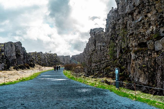 Small-Group Golden Circle Full-Day Tour From Reykjavik - Geysir Geyser