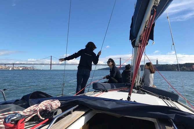 Small-Group Sailing Tour on the Tagus River From Lisbon - Meeting and Pickup Details