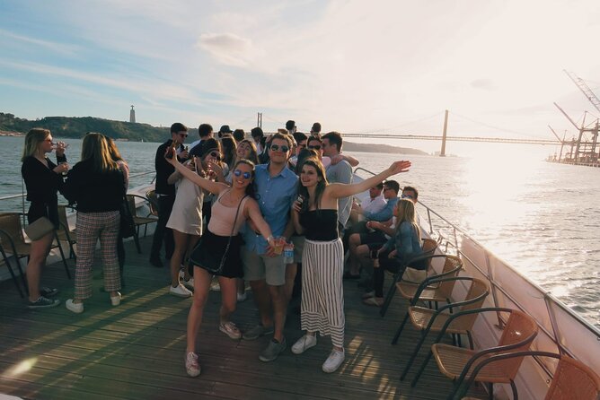 Sunset Group Tour in Lisbon With Welcome Drink - Cruise Highlights