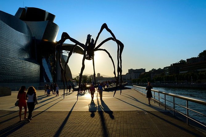 The Magic of the Guggenheim Museum - 2 Hours With VIP Tickets - Renowned 20th-Century Art Collection