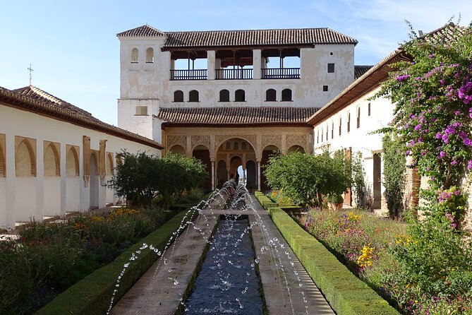 The Secrets of the Alhambra, Private Tour - Strolling Through Generalife Gardens