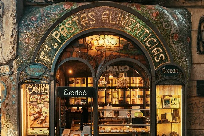 The Ultimate Old Town Tour in Barcelona - Exploring Las Ramblas and Boqueria