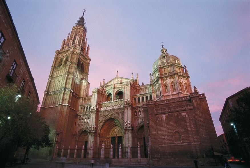 Toledo: Private Monuments Walking Tour With Monument Entry - Tracing Religious Diversity in Toledo