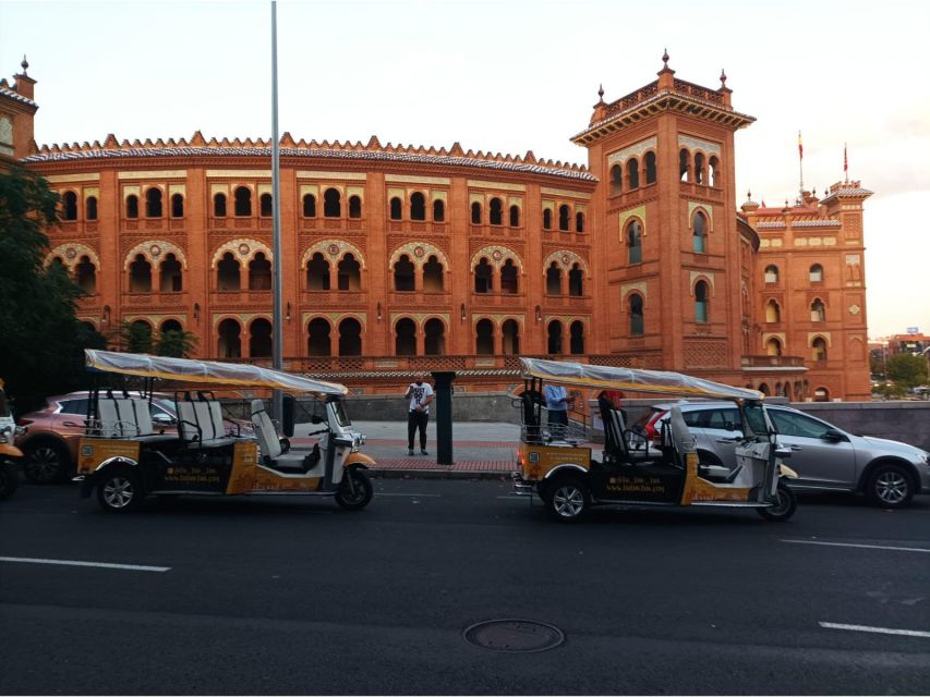 Tour in TUTUKTUK 3h. Madrid Bullfighter - Tour Highlights