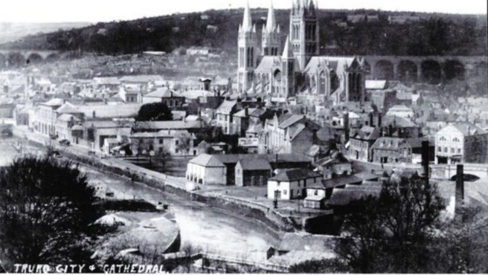 Touring Truro: Cornwall's Charming Cathedral City Audio Tour - Exploring Truros Farmers Market