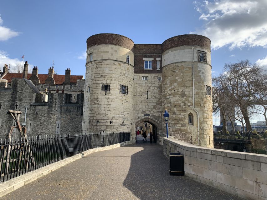 Tower of London Kid-Friendly Private Tour - Tour Highlights