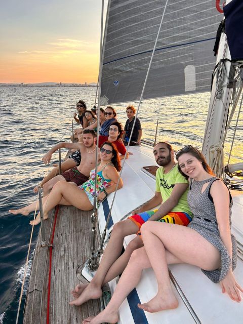 Valencia: Private Sailing on Sailboat (Group up to 8 People) - Group Size and Duration