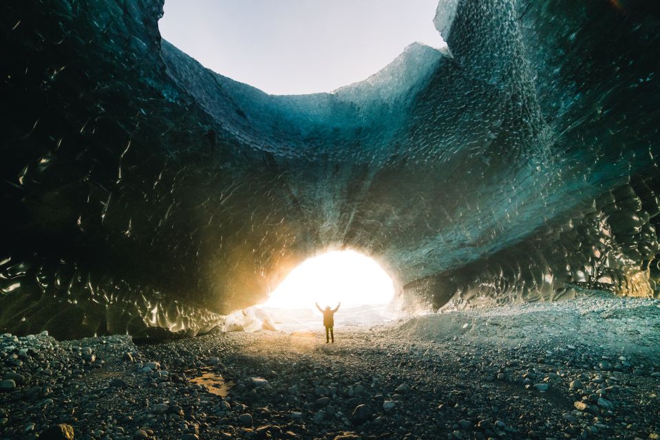 Vatnajökull Glacier: Ice Cave Discovery Group Tour - Guided Exploration